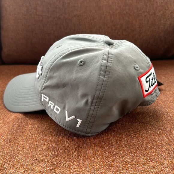 Titleist Golf Pro V1 FJ embroidered adjustable gray hat - Picture 4 of 9